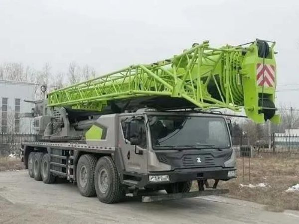 湖口县吊车租赁_惠吊车租赁公司浅谈如何安全驾驶吊车